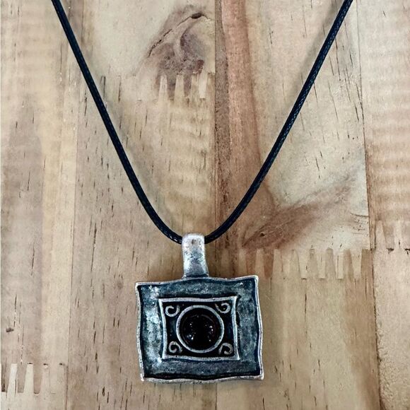 Silver Pendant Necklace - Picture 1 of 4
